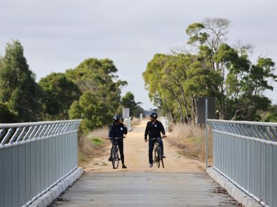 Cyclists on Great Southern Rail Trail